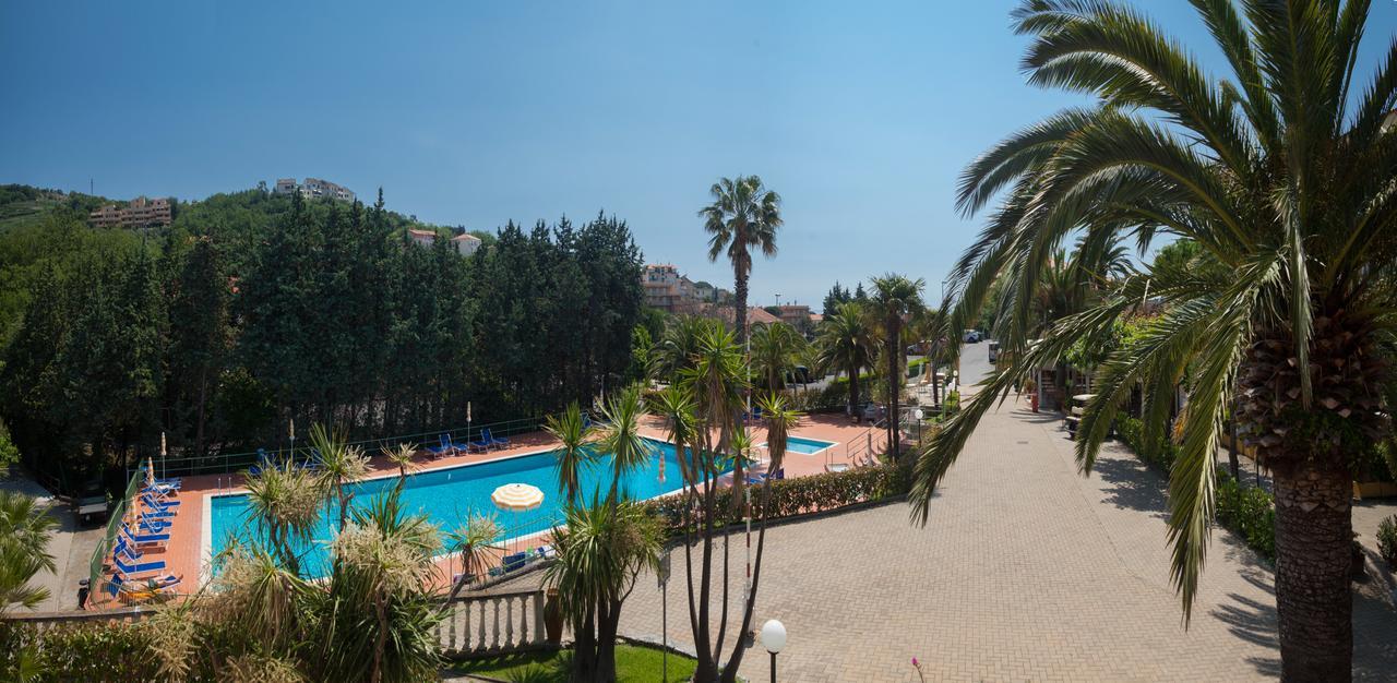 Campeggio Pian Dei Boschi Pietra Ligure Zewnętrze zdjęcie